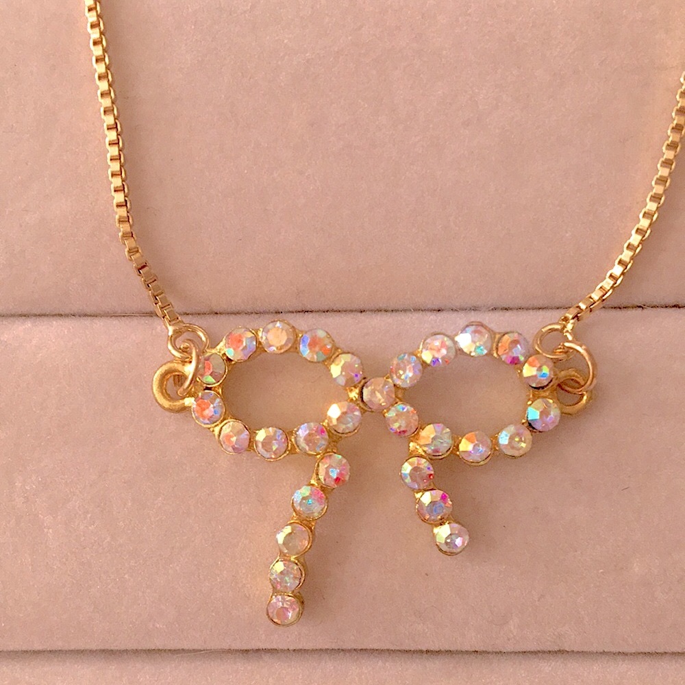 Aurora Borealis + Gold Crystal Bow Pendant Bracelet - Picture 9 of 9